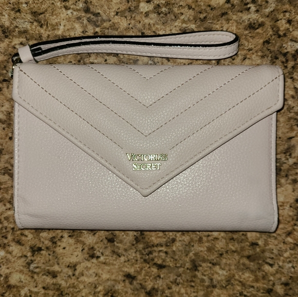Clutch/wristlet - Picture 1 of 4